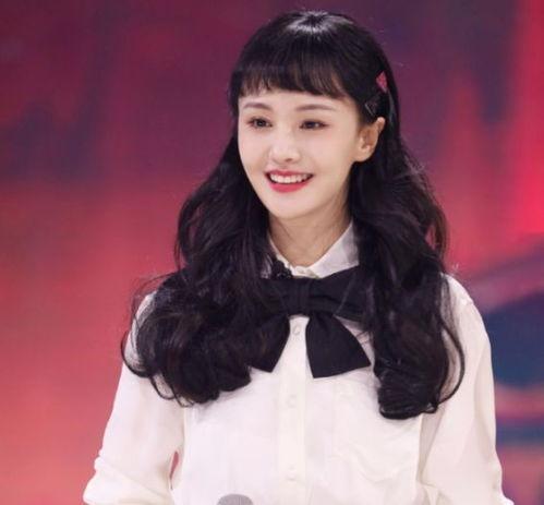 娱乐吃瓜韩安冉,娱乐界的“吃瓜女王”，揭秘娱乐圈背后的故事