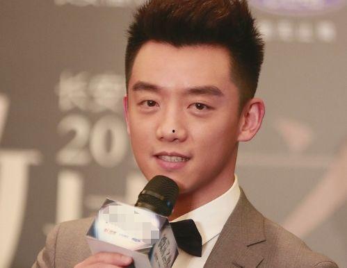 郑凯爆料女友视频播放,揭秘明星恋情背后的甜蜜瞬间