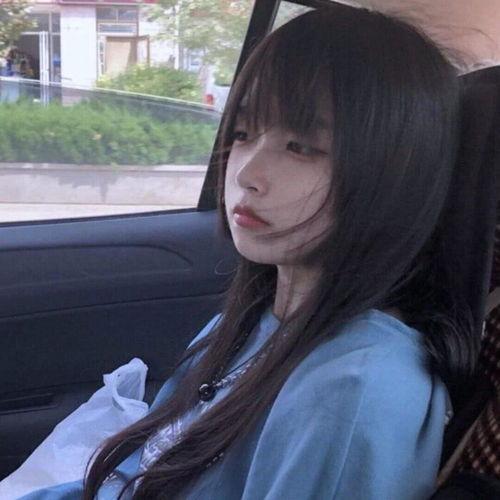 女生熬夜娱乐吃瓜酱,女生娱乐生活新风尚