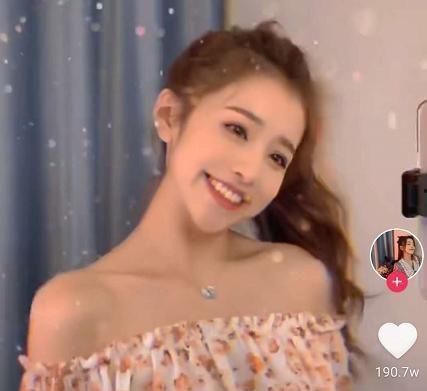 酒窝小姐姐爆料伊娃视频,真相令人震惊！