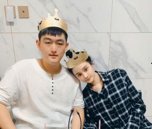 袖珍双胞胎哥哥爆料视频,双胞胎兄弟的温馨成长故事