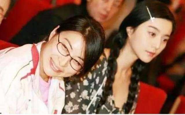 吃瓜八姨太娱乐圈,揭秘吃瓜八姨太的八卦传奇